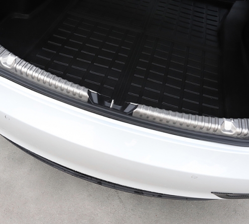 Защитная накладка на багажник Tesla Model 3 / Model Y хром