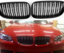 Решетка радиатора BMW E92 / E93 M3-LOOK глянцевая рестайл (двойные ребра)