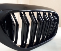Решетка радиатора (ноздри) BMW G30 / G31 M черная глянцевая (2017-2020)