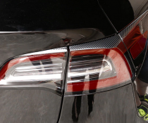 Накладки фонарей (реснички) Tesla Model 3 под карбон (2021-...)