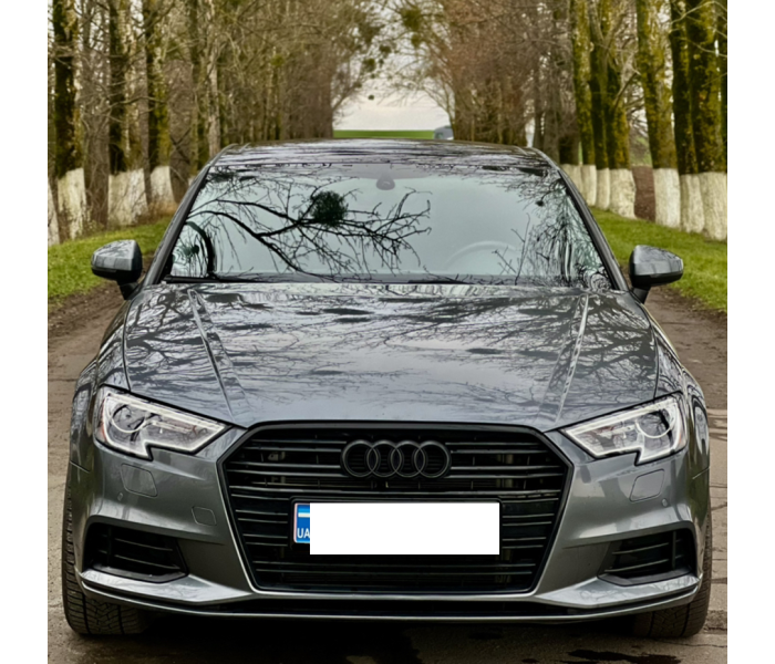 Решетка радиатора Audi A3 8V стиль S3 черный глянец (2016-2020 г.в.)