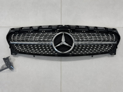 Решітка радіатора Mercedes W117 стиль Diamond Silver (13-16 р.в.)