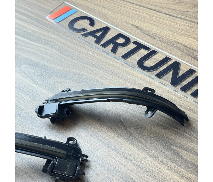Динамические повторители поворотов BMW F20/F22/F30/F32/X1 дымчатые