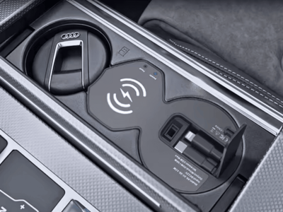 Бездротова автомобільна зарядка для Audi A6 C8 з 2-ма висувними кабелями