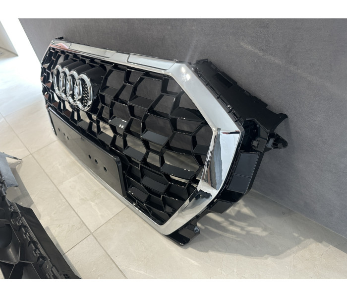 Решітка радіатора Audi Q3 стиль RSQ3 чорна + хром (2018-2023 р.в.)