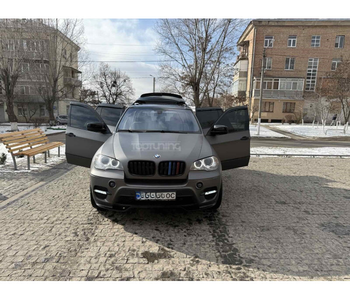 Решітка радіатора BMW X5 Е70, X6 E71 стиль М3 (M-color) рамка під карбон
