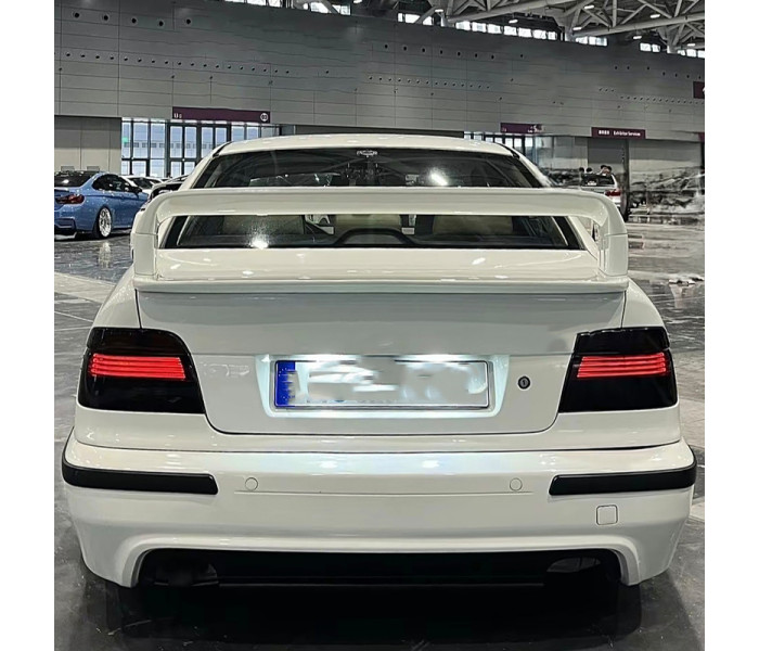 Спойлер багажника BMW E39 стиль M5 GT (4 частини) під фарбування