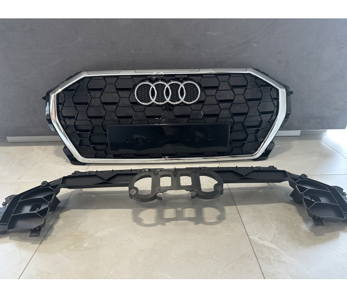 Решітка радіатора Audi Q3 стиль RSQ3 чорна + хром (2018-2023 р.в.)