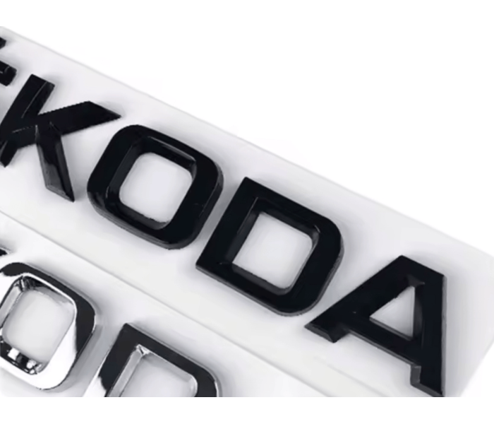 Наклейка-логотип 3D на багажник Skoda чорний глянець