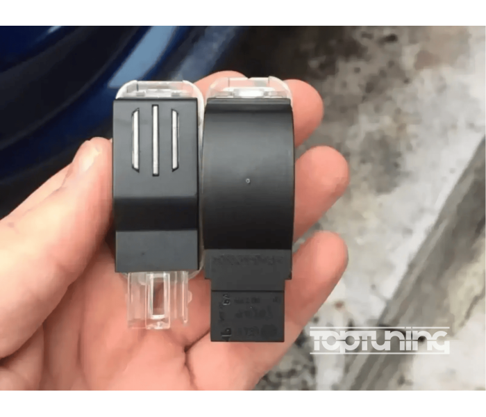 Світлодіодні лампи в двері Audi Q5