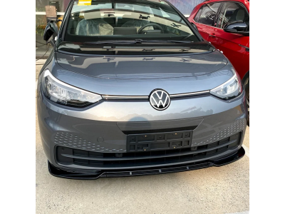 Накладка переднего бампера (дифузор) вчерном глянце на Volkswagen ID.3 (2019-2022)
