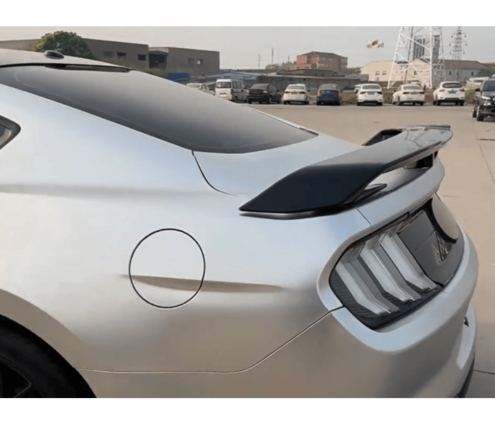 Спойлер багажника Ford Mustang MK6 у стилі GT чорний глянець (15-23 р.в.)