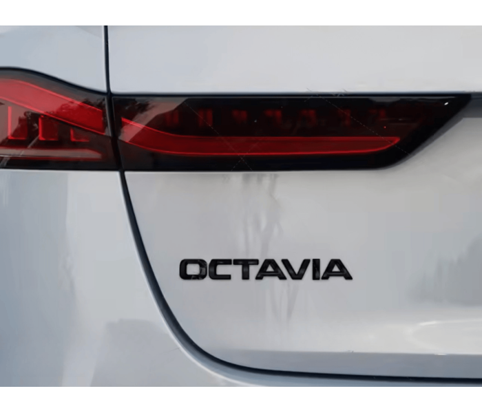 Наклейка-логотип 3D на багажник Skoda чорний глянець
