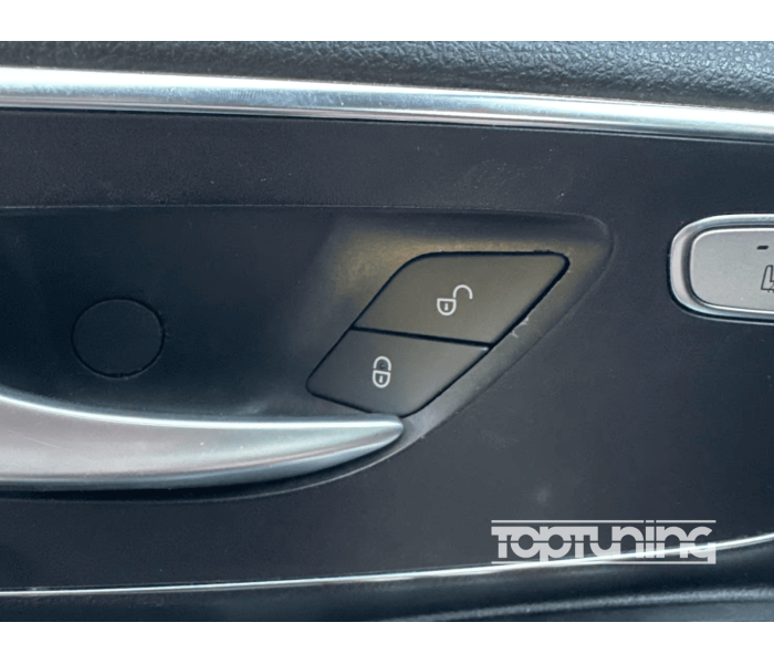 Кнопки розблокування центрального замка в Mercedes Benz C Class W205 (2014-2023)