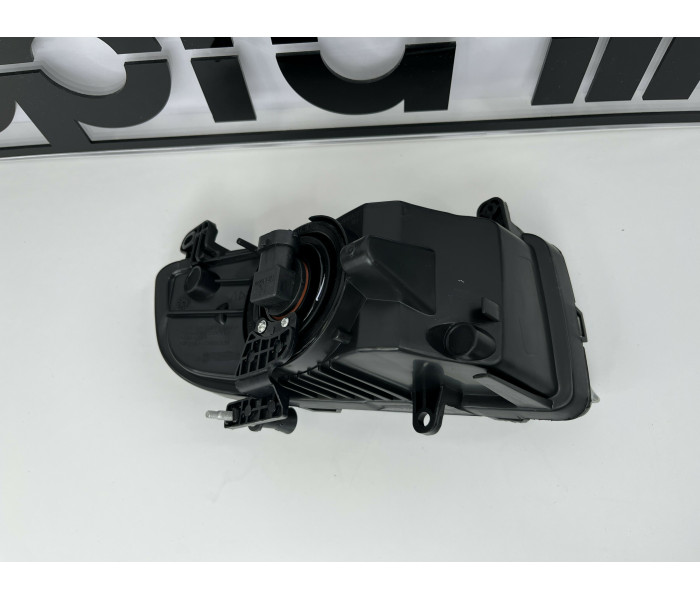 Протитуманна фара для Audi A4 B9 (2012-2015)