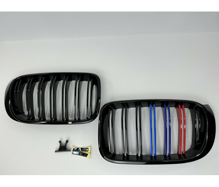 Решітка радіатора BMW X3 F25 (14-17 г.в.) / BMW X4 F26 (14-17 г.в.) М тріколор