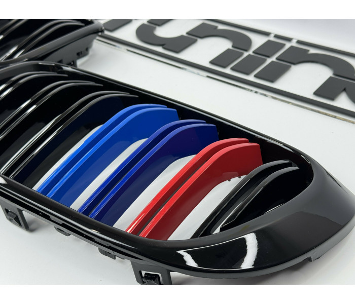 Решітка радіатора BMW X3 F25 (14-17 г.в.) / BMW X4 F26 (14-17 г.в.) М тріколор