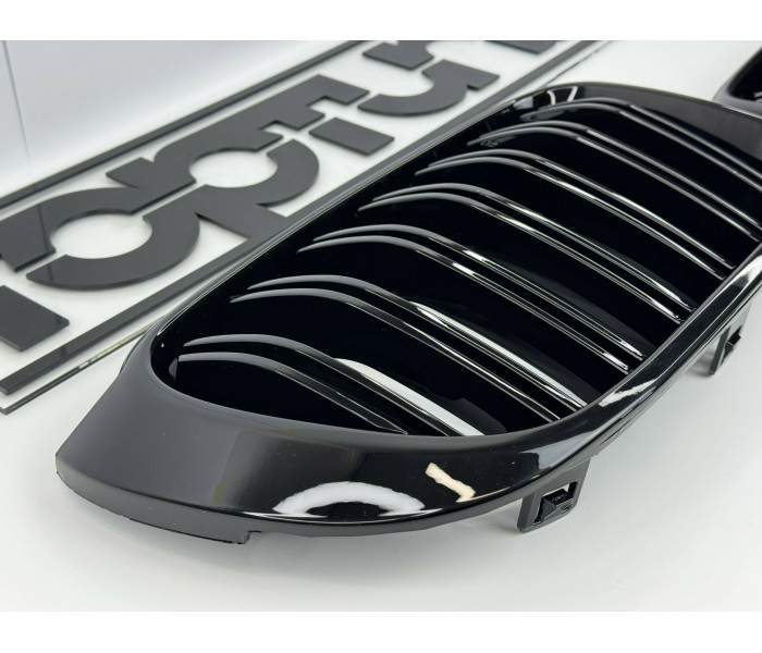 Решітка радіатора BMW X3 F25 (14-17 г.в.) / BMW X4 F26 (14-17 г.в.) М тріколор
