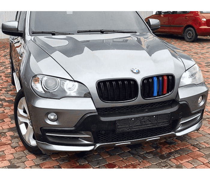 Решітка радіатора BMW X5 Е70, X6 E71 стиль М3 (M-color) рамка під карбон