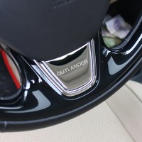 Накладка на кермо Mitsubishi Outlander чорна (2017-...)
