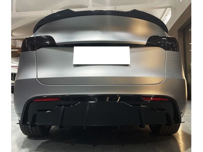 Накладка заднього бампера Tesla Model Y чорний глянець (2020-...)