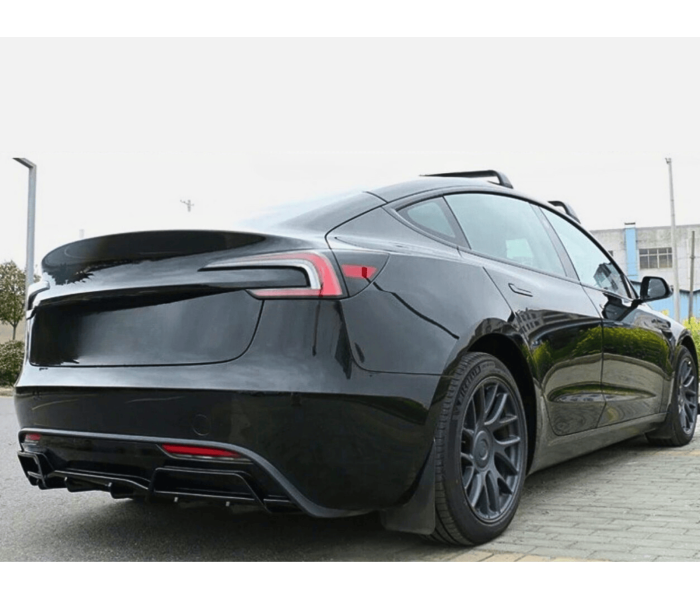 Накладка заднего бампера Tesla Model 3 черный глянец (2023+)