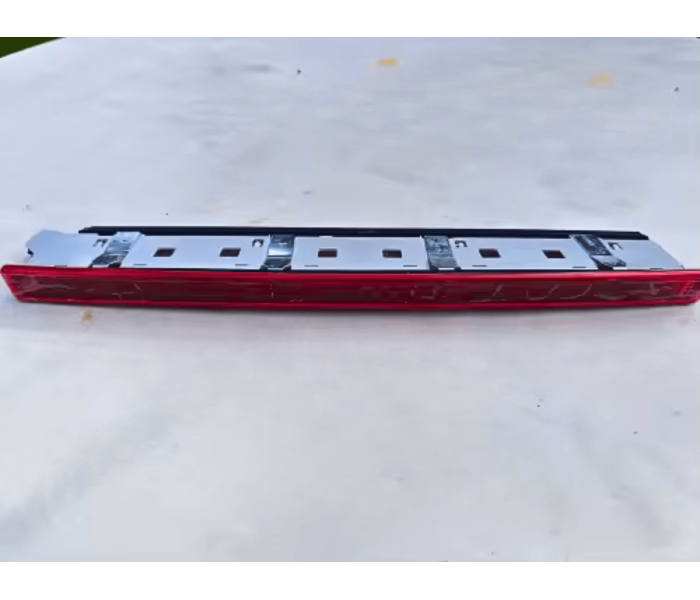 Верхний стоп-сигнал на Audi A4 B6 8E Avant (01-04)