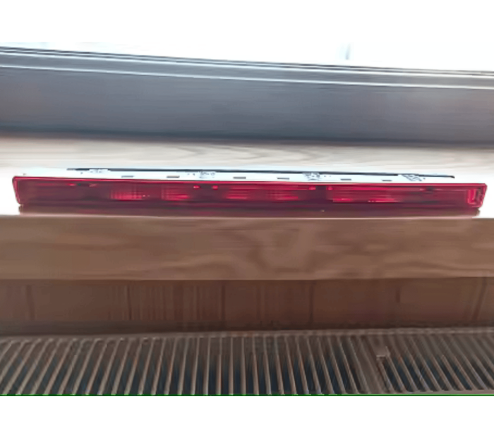 Верхний стоп-сигнал на Audi A4 B6 8E Avant (01-04)